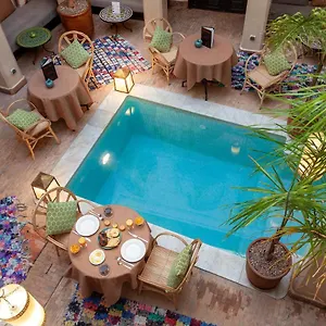 4* Couette-café Aliya